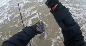 How to Fish a Diamond Jig in the Surf - Here Learn the Easiest Way to Catch